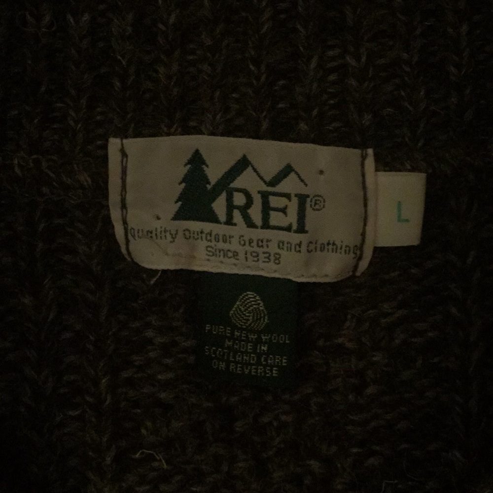 REI - Picture 3 of 7